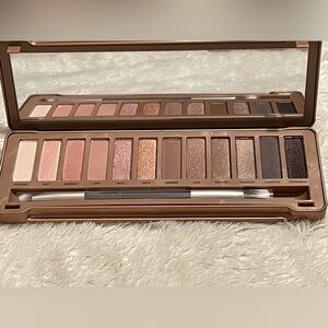 Brand New! Urban Decay Urban Decay Naked3 Eyeshadow Palette